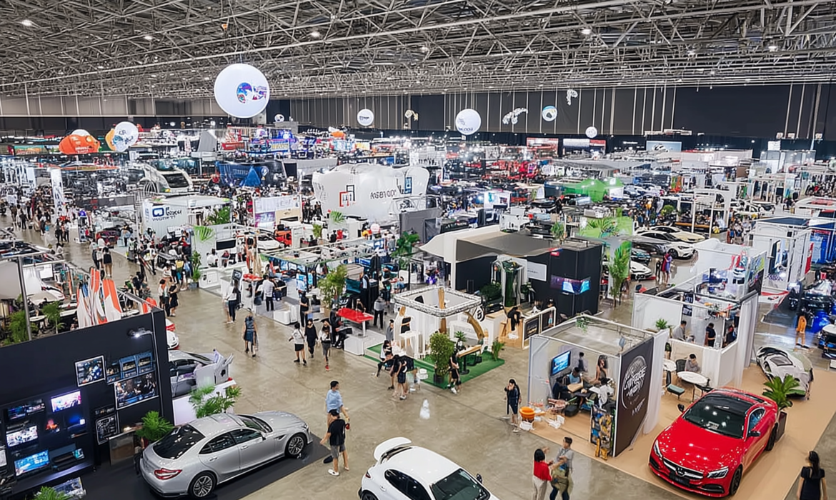 u3139919916_httpss.mj.runbDc27ZGyAhw_high_shot_of_a_car_expo_ve_4fffa08d-f4ff-45cc-8b95-dfe8a40a680b